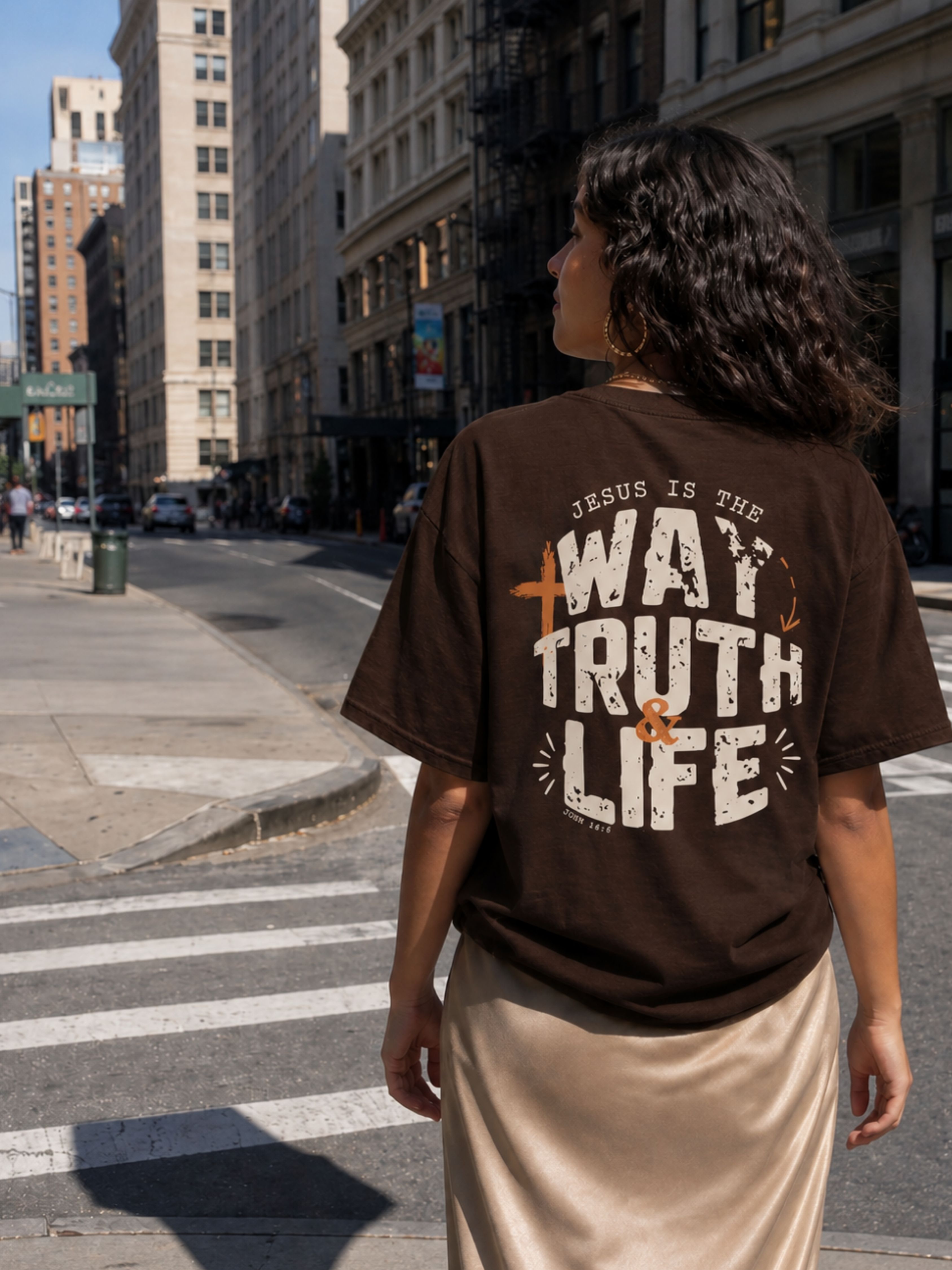 The Way tee in dark brown